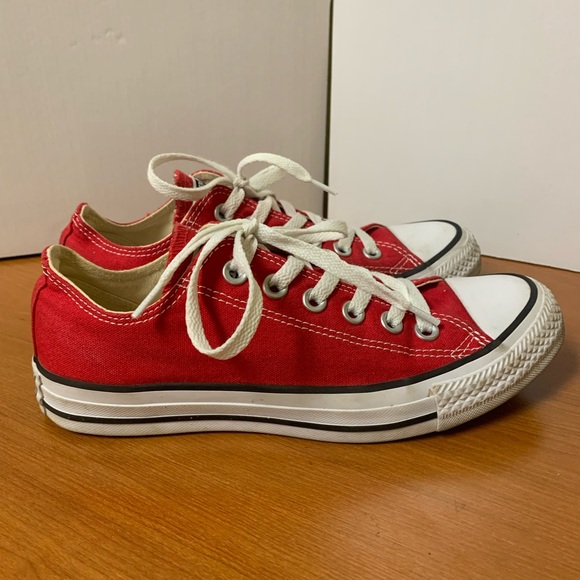 Converse Women's Size 7 Chuck Taylor All Stars Red/White Men's 5 - Picture 1 of 10